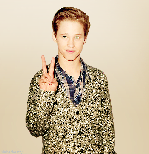 Ryan beatty bilder