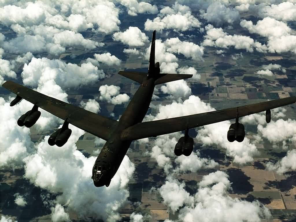 Г к б 52. B-52 Stratofortress. B 52 бомбардировщик. Самолет b 52 Stratofortress. Стратегических бомбардировщика в-52н.
